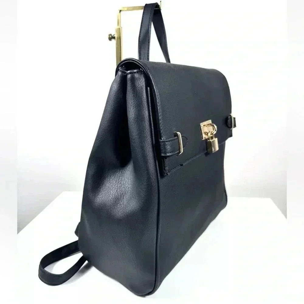 New Large Backpack - Picture 2 of 4
